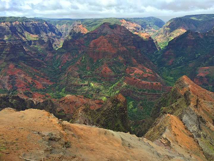 hiking waimea canyon