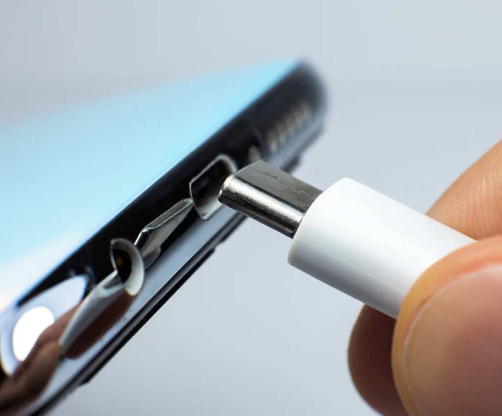 Preventing Future Lint Buildup in Your Charging Port